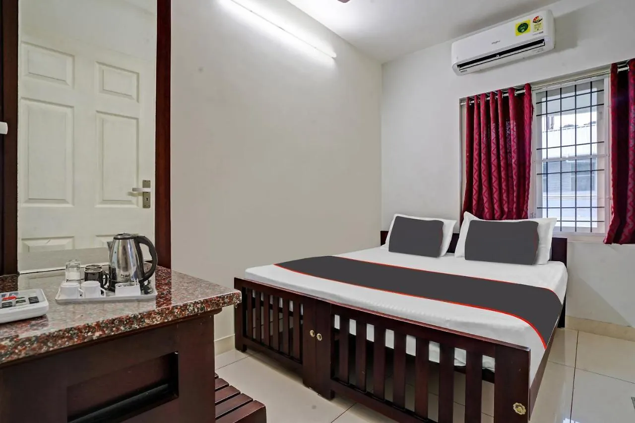 Collection O White House Pearl Kochi